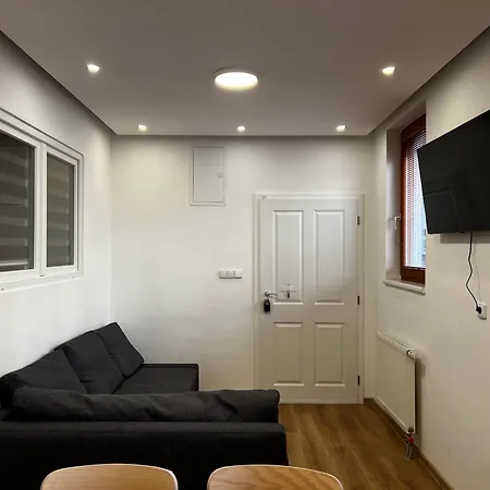 B L Modern With Parking Apartamento *