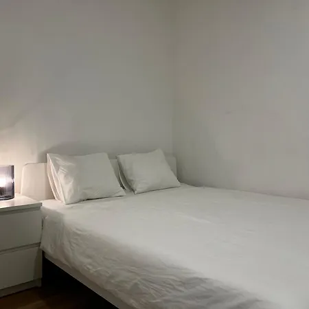 B L Modern With Parking Appartamento Praga