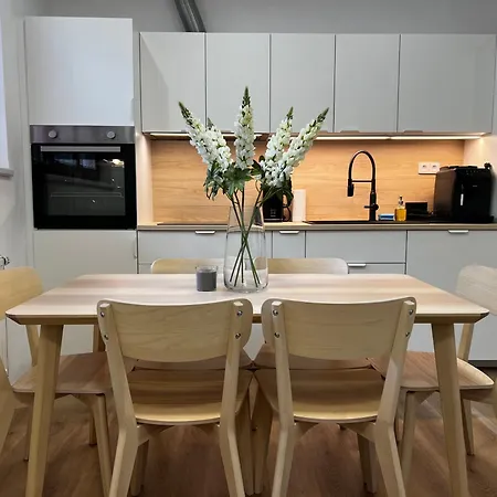 B L Modern With Parking Praga