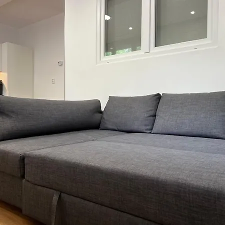 B L Modern With Parking Lejlighed Prag